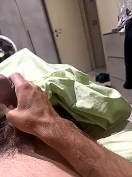 Snapshot of alexbergo87 chatting on September 23, 2025, 8:34 pm alexbergo87 online show from September 23, 2025, 8:34 pm