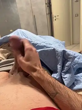 Snapshot of alexbergo87 chatting on February 2, 2026, 10:30 pm alexbergo87 online show from February 2, 2026, 10:30 pm