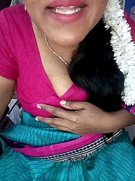 Snapshot of KannadaTamilTeluguBeauty chatting on February 12, 2026, 8:31 am KannadaTamilTeluguBeauty online show from February 12, 2026, 8:31 am