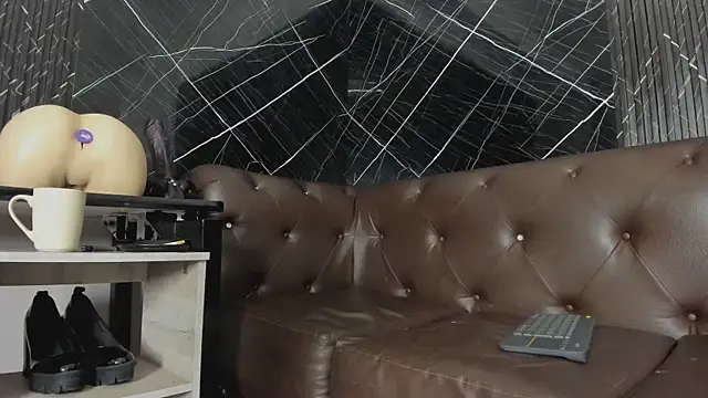 mistress angell  online show from October 17, 2025, 1:20 am