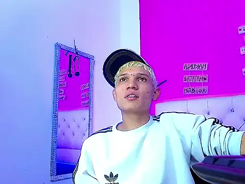 EL VENEZOLANO 22CM online show from October 18, 2025, 4:37 am