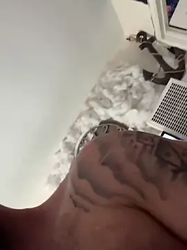 Snapshot of skip69xxx chatting on November 11, 2025, 7:08 am skip69xxx online show from November 11, 2025, 7:08 am