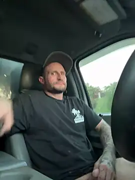 Snapshot of skip69xxx chatting on December 5, 2025, 12:41 am skip69xxx online show from December 5, 2025, 12:41 am