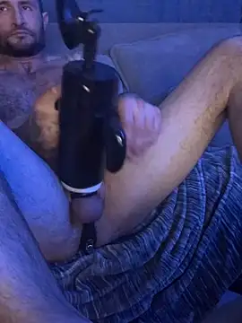 Snapshot of skip69xxx chatting on February 20, 2026, 2:30 am skip69xxx online show from February 20, 2026, 2:30 am