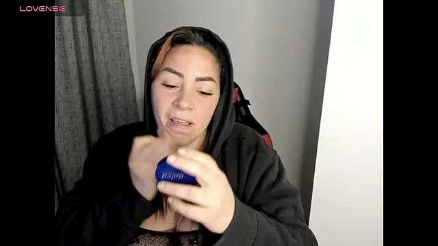 alexiaystive3 online show from October 5, 2025, 9:40 am