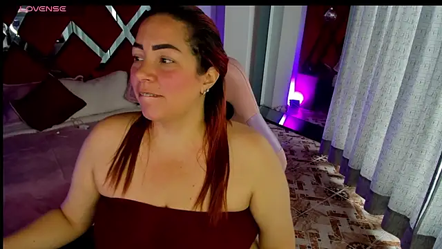 alexiaystive3 online show from October 13, 2025, 3:56 pm