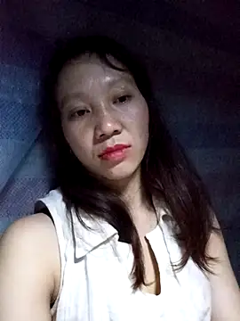 bonnie-00 online show from November 9, 2025, 2:04 pm