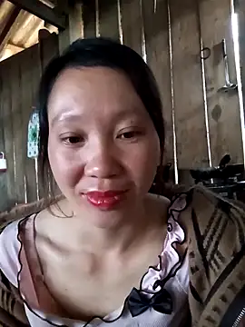 bonnie-00 online show from December 18, 2025, 1:00 am