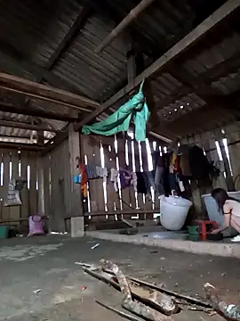 bonnie-00 online show from April 5, 2026, 10:51 pm