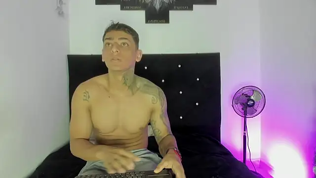 maykel and mike online show from November 29, 2025, 11:02 am