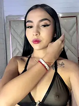 Snapshot of SophiaMonroe_ chatting on September 17, 2025, 9:27 pm SophiaMonroe online show from September 17, 2025, 9:27 pm