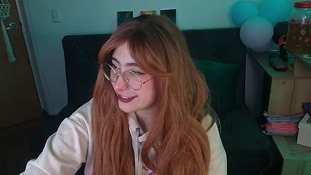 Miacatsito3 online show from November 25, 2025, 4:01 am