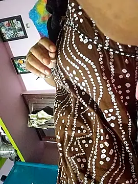 TAMI KAYAL online show from November 14, 2025, 9:24 pm