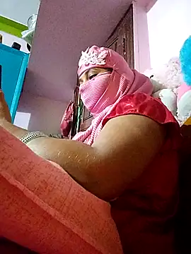 TAMI KAYAL online show from November 24, 2025, 5:01 pm