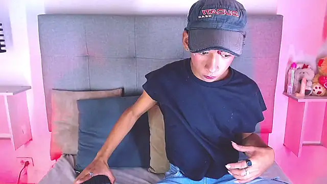 Snapshot of Billie_Turner_ chatting on October 7, 2025, 5:04 am Billie Turner online show from October 7, 2025, 5:04 am