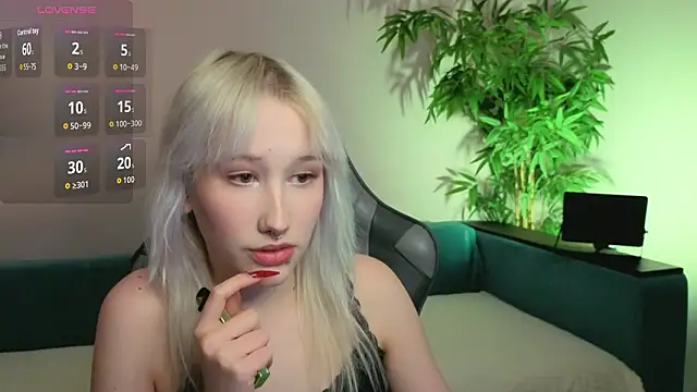 Snapshot of evlica chatting on February 22, 2026, 2:15 pm evlica online show from February 22, 2026, 2:15 pm