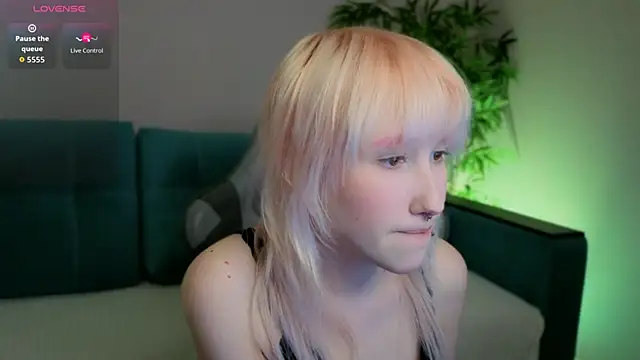 Snapshot of evlica chatting on March 6, 2026, 3:08 pm evlica online show from March 6, 2026, 3:08 pm