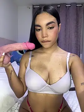 Snapshot of karolaalcendra chatting on February 7, 2026, 3:54 am karolaalcendra online show from February 7, 2026, 3:54 am