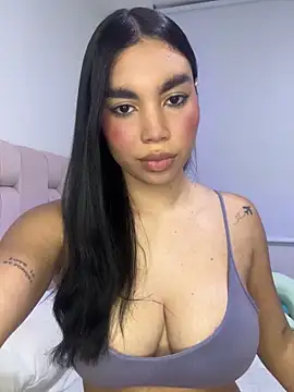 Snapshot of karolaalcendra chatting on February 25, 2026, 3:38 am karolaalcendra online show from February 25, 2026, 3:38 am