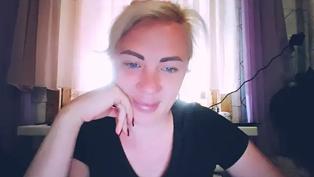 EmmaCat  online show from May 20, 2026, 5:57 am