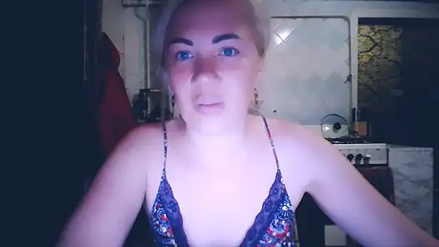 EmmaCat  online show from May 20, 2026, 6:03 pm