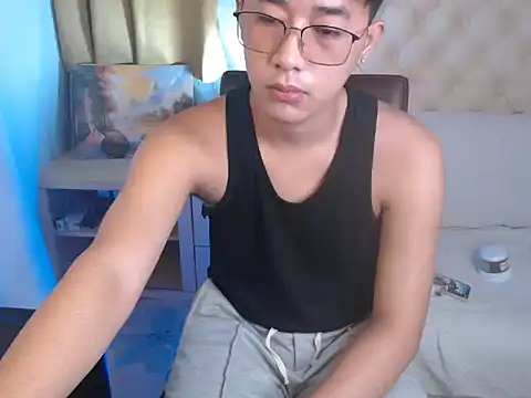 Snapshot of mr_chandy chatting on October 15, 2025, 10:37 am mr chandy online show from October 15, 2025, 10:37 am