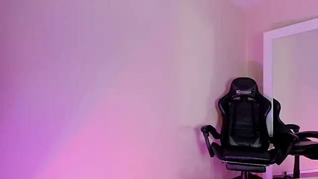 Snapshot of chiky_williams chatting on September 19, 2025, 12:39 pm chiky williams online show from September 19, 2025, 12:39 pm