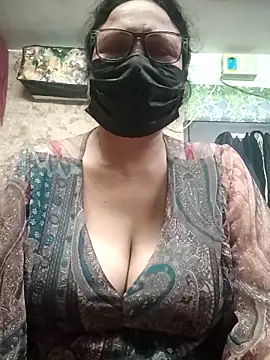 thehotlady online show from February 6, 2026, 3:22 am