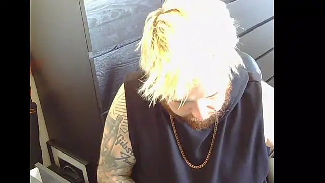 Snapshot of ThatAltGuy chatting on September 23, 2025, 9:01 am ThatAltGuy online show from September 23, 2025, 9:01 am