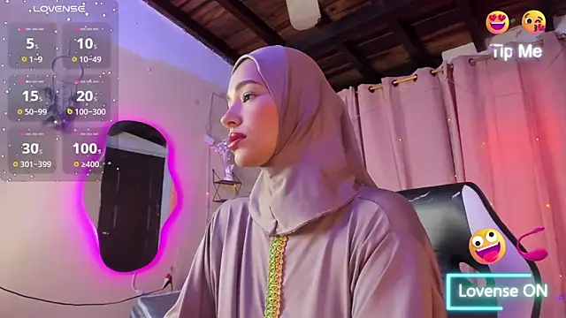 ShanaJamil online show from September 18, 2025, 12:07 pm