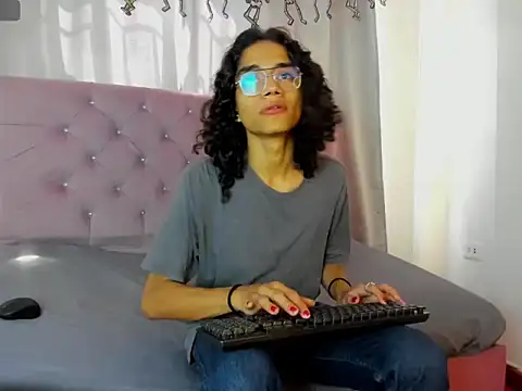 Snapshot of EthanBlackwoodd chatting on November 11, 2025, 6:41 pm EthanBlackwoodd online show from November 11, 2025, 6:41 pm