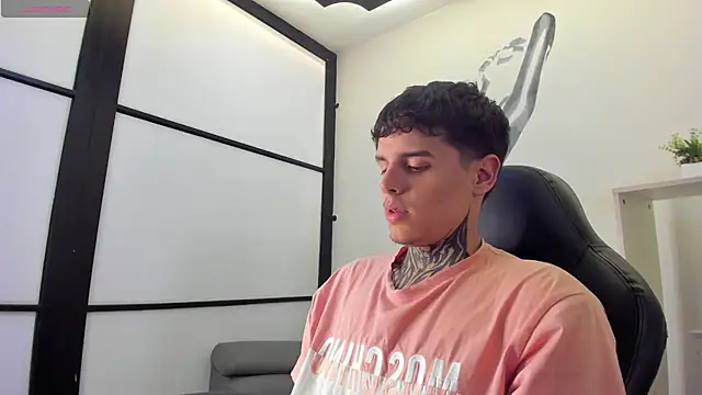 Declan-Fox online show from November 12, 2025, 5:08 am