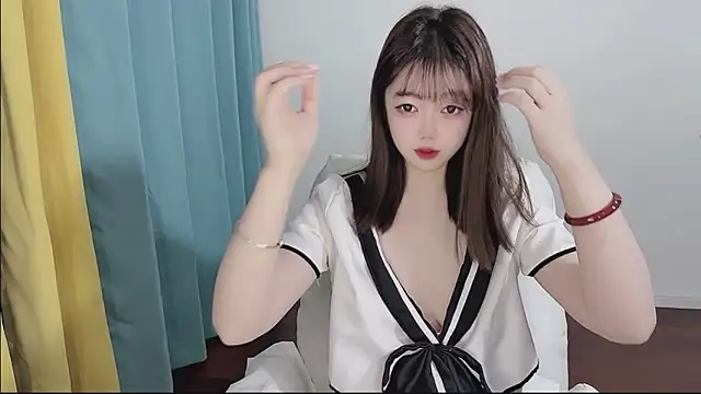 Snapshot of Lucky_Cici chatting on February 3, 2026, 6:02 pm Lucky Cici online show from February 3, 2026, 6:02 pm