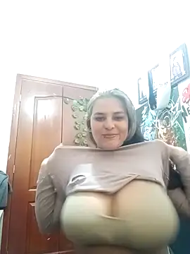 Snapshot of Rose_Jessy chatting on September 12, 2025, 5:57 pm Rose Jessy online show from September 12, 2025, 5:57 pm