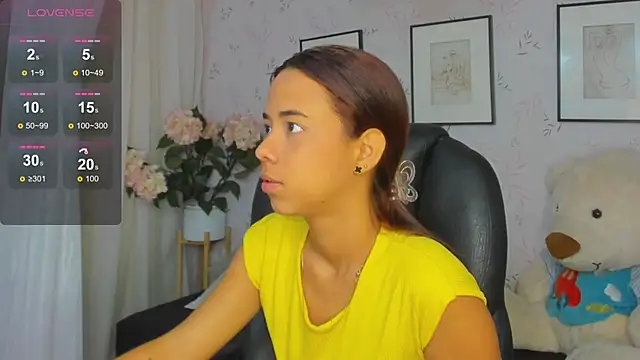 Snapshot of Anntonellaa chatting on November 15, 2025, 12:13 pm Anntonellaa online show from November 15, 2025, 12:13 pm