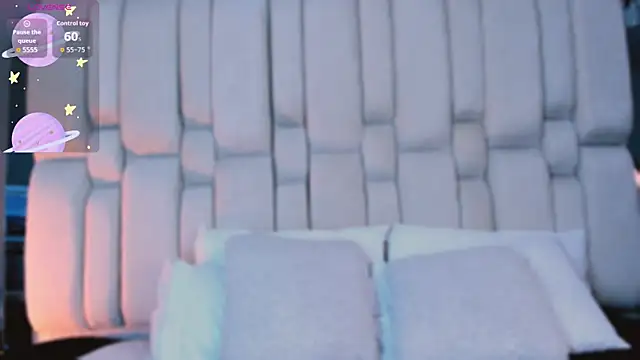 Snapshot of _GigiDoll_ chatting on December 3, 2025, 11:52 am GigiDoll online show from December 3, 2025, 11:52 am