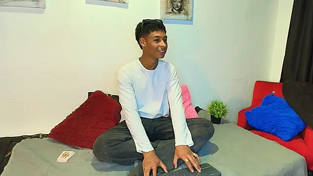 Snapshot of CoffeNaughty_nom chatting on September 16, 2025, 3:40 am CoffeNaughty nom online show from September 16, 2025, 3:40 am