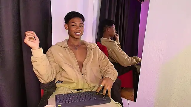 Snapshot of CoffeNaughty_nom chatting on September 20, 2025, 3:40 am CoffeNaughty nom online show from September 20, 2025, 3:40 am