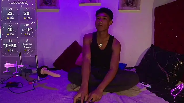 Snapshot of CoffeNaughty_nom chatting on September 27, 2025, 3:33 am CoffeNaughty nom online show from September 27, 2025, 3:33 am