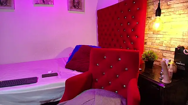 Snapshot of CoffeNaughty_nom chatting on October 3, 2025, 3:25 am CoffeNaughty nom online show from October 3, 2025, 3:25 am