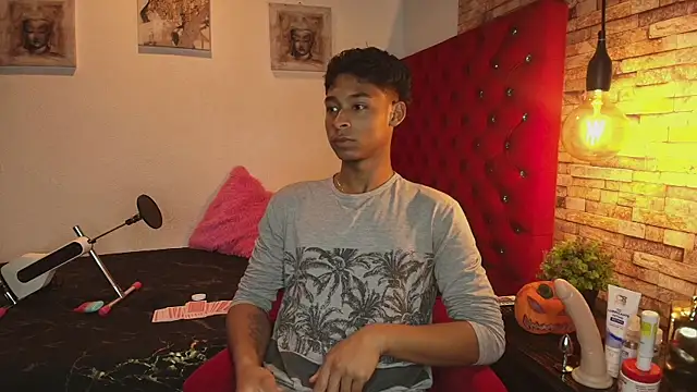 Snapshot of CoffeNaughty_nom chatting on October 15, 2025, 3:28 am CoffeNaughty nom online show from October 15, 2025, 3:28 am