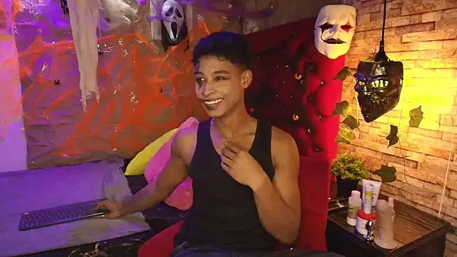 Snapshot of CoffeNaughty_nom chatting on October 30, 2025, 5:20 am CoffeNaughty nom online show from October 30, 2025, 5:20 am