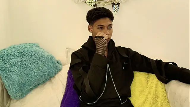 Snapshot of CoffeNaughty_nom chatting on November 2, 2025, 6:49 am CoffeNaughty nom online show from November 2, 2025, 6:49 am