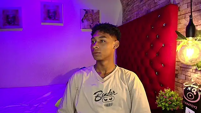 Snapshot of CoffeNaughty_nom chatting on November 14, 2025, 3:05 am CoffeNaughty nom online show from November 14, 2025, 3:05 am