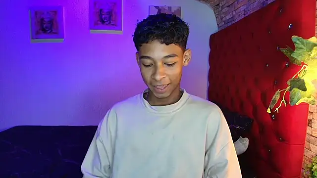 Snapshot of CoffeNaughty_nom chatting on November 18, 2025, 3:12 am CoffeNaughty nom online show from November 18, 2025, 3:12 am