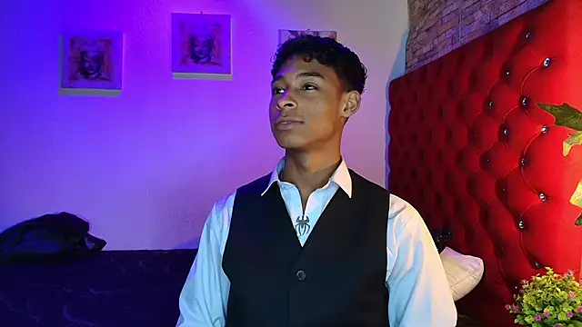 Snapshot of CoffeNaughty_nom chatting on November 20, 2025, 3:07 am CoffeNaughty nom online show from November 20, 2025, 3:07 am