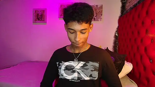 Snapshot of CoffeNaughty_nom chatting on November 23, 2025, 3:23 pm CoffeNaughty nom online show from November 23, 2025, 3:23 pm