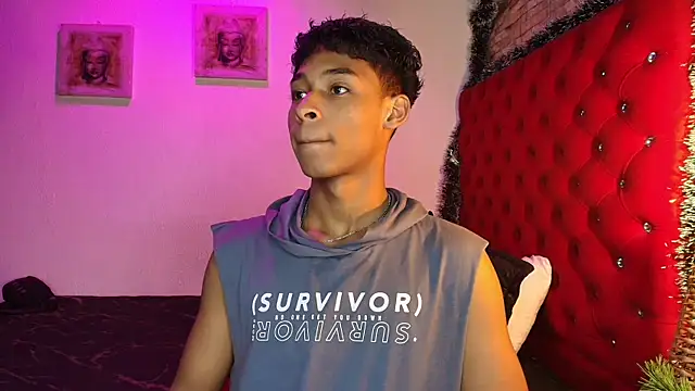 Snapshot of CoffeNaughty_nom chatting on November 25, 2025, 4:01 am CoffeNaughty nom online show from November 25, 2025, 4:01 am