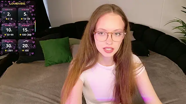 Snapshot of SallyPinkman chatting on October 10, 2025, 10:03 am SallyPinkman online show from October 10, 2025, 10:03 am