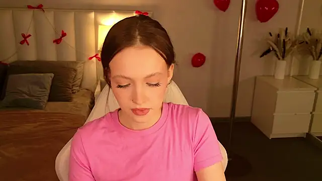 SallyPinkman online show from February 13, 2026, 9:05 am